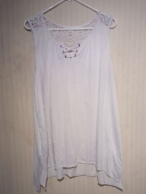New York Laundry Cream Crochet Lace Tank Top